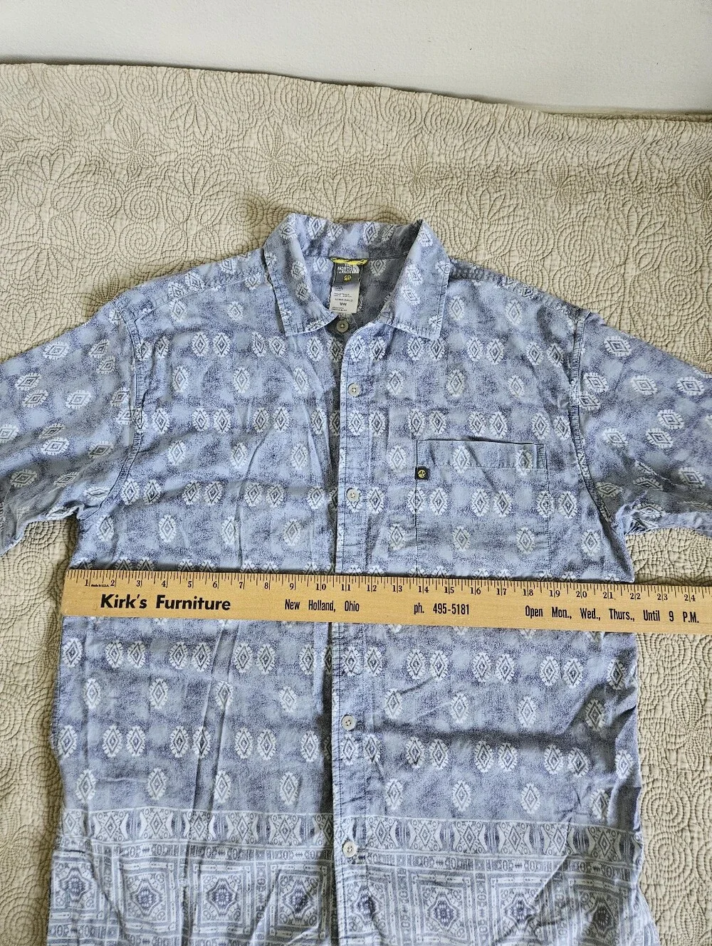 The North Face Men's Short Sleeve Blue Button Up Shirt Size M